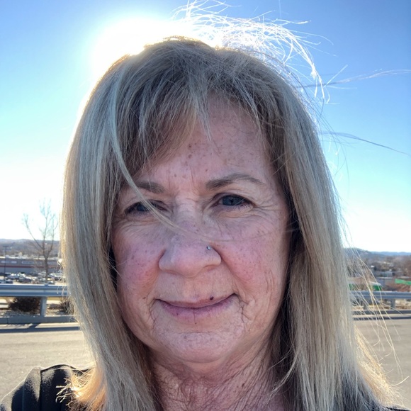 Meet your Posher, Kim - Picture 2 of 2